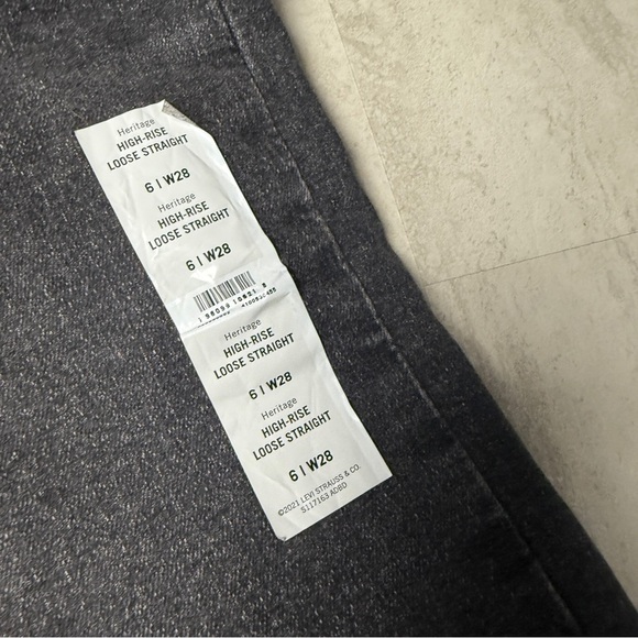 Levi Strauss jeans high rise loose straight black denim size 6 W28 - Picture 4 of 10